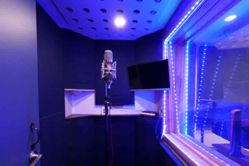 Blue-Light-Studio-124