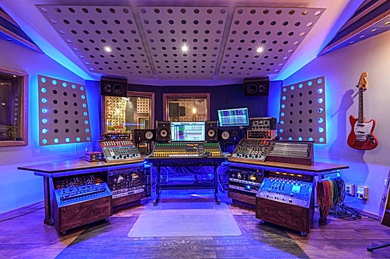 Blue-Light-Studio-15
